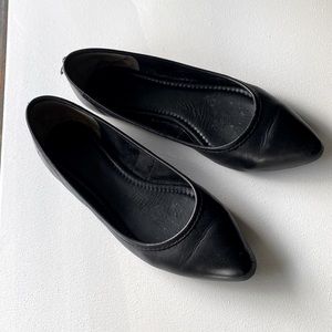 Frye Regina leather flats / 6 black